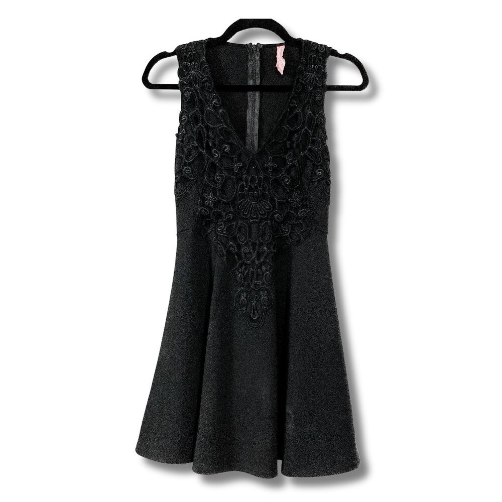 Eight & Sixty Black sleeveless floral lace mini fit and flare dress ~ XS SMALL